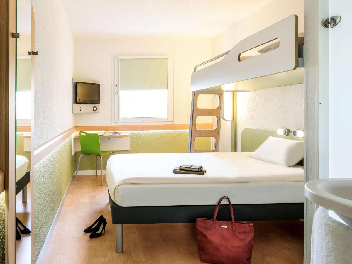 Hotel Ibis Budget Courbevoie Paris La Defense Zewnętrze zdjęcie